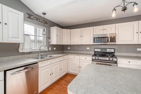 25255 Plainview Dr, Channahon, IL 60410 photo 4