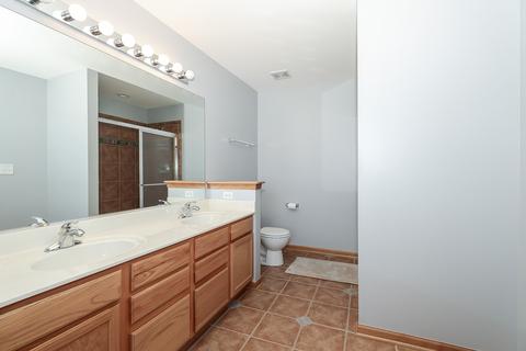 210 Weston Ct, Bartlett, IL 60103 photo 24