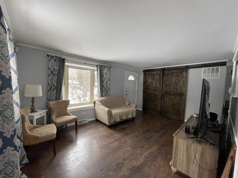 617 Kirk Ave, Elgin, IL 60120 photo 4