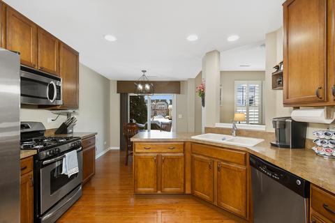 243 Devoe Dr, Oswego, IL 60543 photo 8