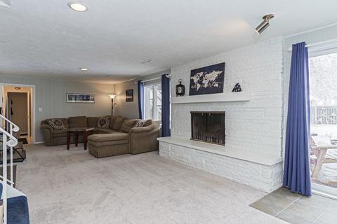 8 Continental Ct, Bloomington, IL 61701 photo 21