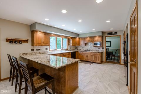 6529 Bentley Ave, Willowbrook, IL 60527 photo 11
