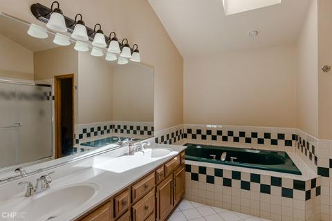 6529 Bentley Ave, Willowbrook, IL 60527 photo 22