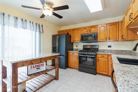 1907 Steward Ln, Plainfield, IL 60586 photo 4