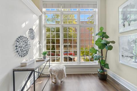 2002 N Mohawk St, Chicago, IL 60614 photo 12