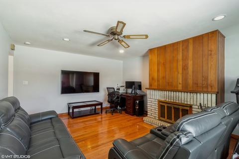 810 Concord Ln, Hoffman Estates, IL 60192 photo 16
