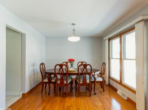 810 Concord Ln, Hoffman Estates, IL 60192 photo 8