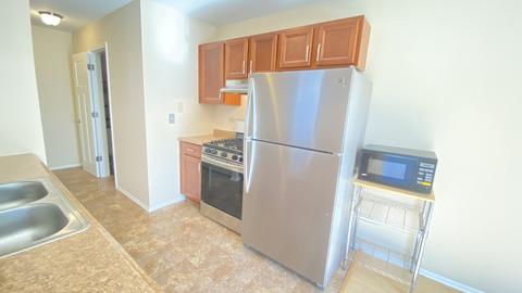1675 Monticello Ct #E, Wheaton, IL 60187 photo 8