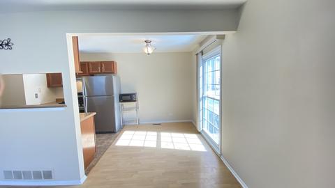 1675 Monticello Ct #E, Wheaton, IL 60187 photo 4