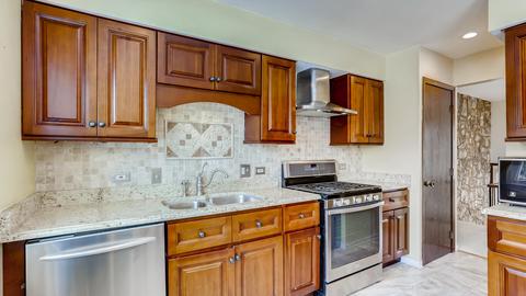1572 Brookside Dr, Hoffman Estates, IL 60169 photo 10