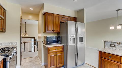 1572 Brookside Dr, Hoffman Estates, IL 60169 photo 11
