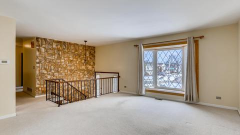 1572 Brookside Dr, Hoffman Estates, IL 60169 photo 5