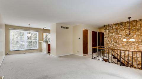 1572 Brookside Dr, Hoffman Estates, IL 60169 photo 4