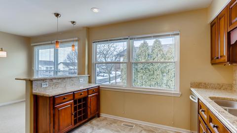 1572 Brookside Dr, Hoffman Estates, IL 60169 photo 12