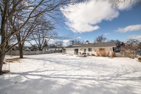 425 Westview St, Hoffman Estates, IL 60169 photo 3