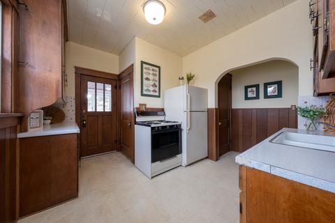 517 Simms St, Aurora, IL 60505 photo 9