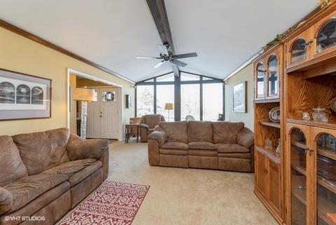 207 Lindy St, Ingleside, IL 60041 photo 2