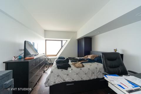 175 E Delaware Pl #6907, Chicago, IL 60611 photo 8