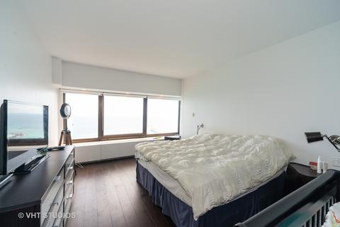 175 E Delaware Pl #6907, Chicago, IL 60611 photo 9