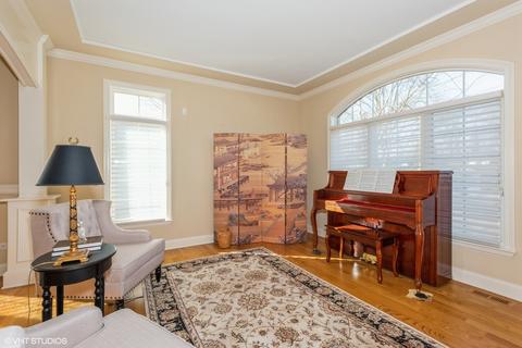 927 Aurora Way, Wheaton, IL 60189 photo 3