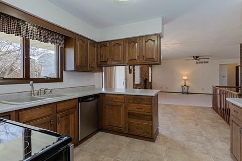 1306 Chadwick Dr, Normal, IL 61761 photo 13