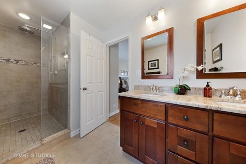 527 Hamilton Dr, Wheaton, IL 60189 photo 8