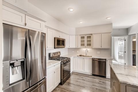 405 W Front St #502, Wheaton, IL 60187 photo 2