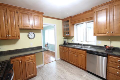 1405 Maplewood Dr, Normal, IL 61761 photo 10