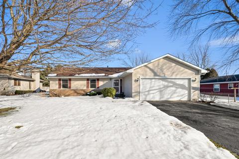 2102 Bittersweet Dr, Plano, IL 60545 photo 1