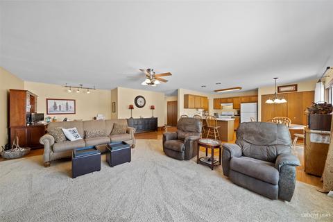 2102 Bittersweet Dr, Plano, IL 60545 photo 3