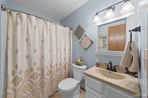 2102 Bittersweet Dr, Plano, IL 60545 photo 16