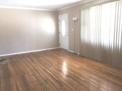 1016 Hanley St, Mchenry, IL 60050 photo 2