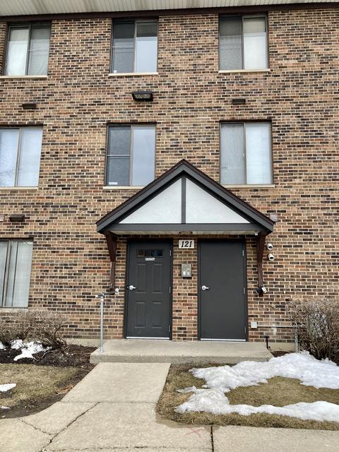121 Gregory St #8, Aurora, IL 60504 photo 2