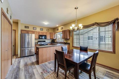1317 Dancing Bear Ln, Elgin, IL 60120 photo 5