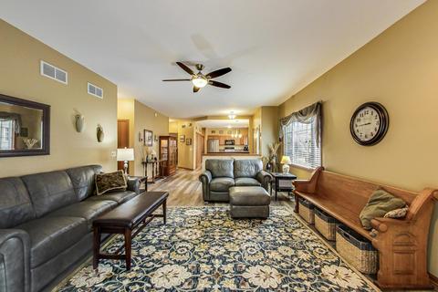 1317 Dancing Bear Ln, Elgin, IL 60120 photo 4