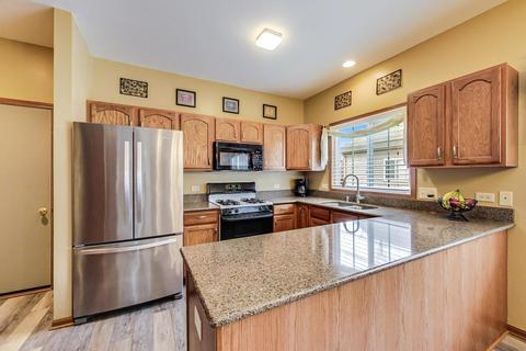 1317 Dancing Bear Ln, Elgin, IL 60120 photo 7