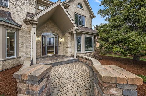 3135 White Eagle Dr, Naperville, IL 60564 photo 2