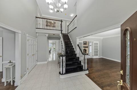 3135 White Eagle Dr, Naperville, IL 60564 photo 3