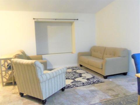 1357 Maroon Dr, Elgin, IL 60120 photo 4
