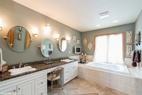 5007 Hickory Ln, Mchenry, IL 60051 photo 10