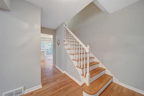 151 Hamilton Ln, Wheaton, IL 60189 photo 3