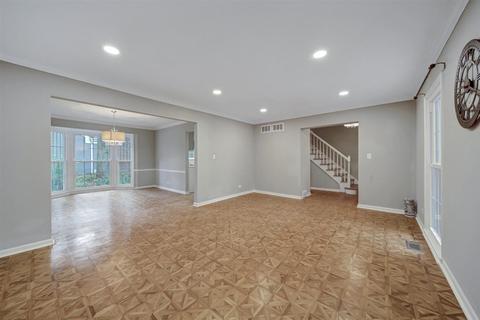 151 Hamilton Ln, Wheaton, IL 60189 photo 5