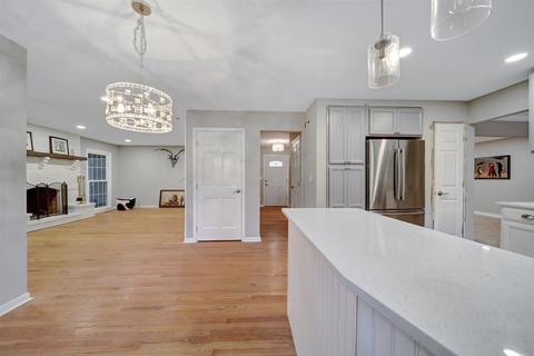 151 Hamilton Ln, Wheaton, IL 60189 photo 11