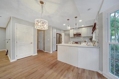 151 Hamilton Ln, Wheaton, IL 60189 photo 10