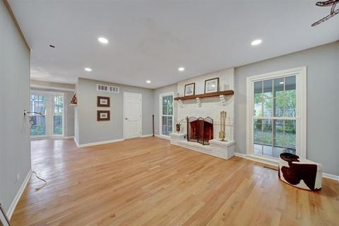 151 Hamilton Ln, Wheaton, IL 60189 photo 13