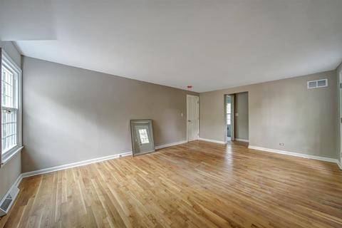 151 Hamilton Ln, Wheaton, IL 60189 photo 19