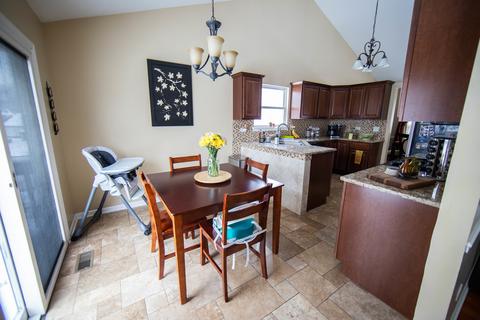 1250 Spring Creek Rd, Elgin, IL 60120 photo 4