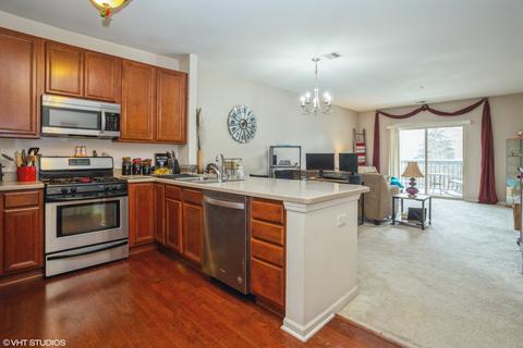 275 E Railroad Ave #109, Bartlett, IL 60103 photo 6