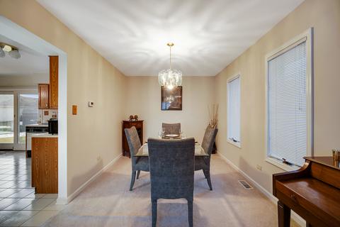 19262 Maple St, Lansing, IL 60438 photo 6