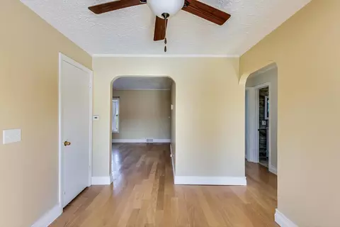 2105 Rand Rd, Des Plaines, IL 60016 photo 11